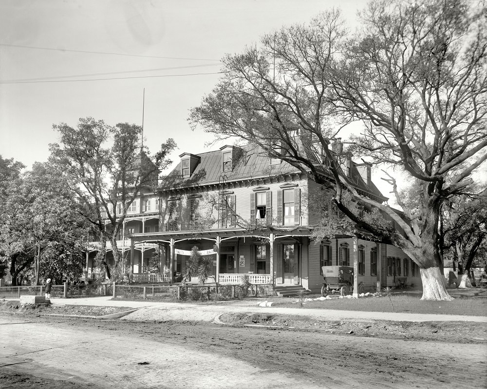 #25 Hotel Escambia, Pensacola, 1910