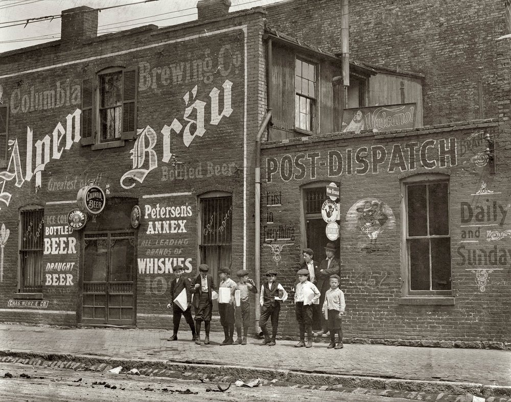 #35 Newsies from Johnston’s Branch adjoining Saloon at 10th & Cass Street, St. Louis, Missouri. May 1910