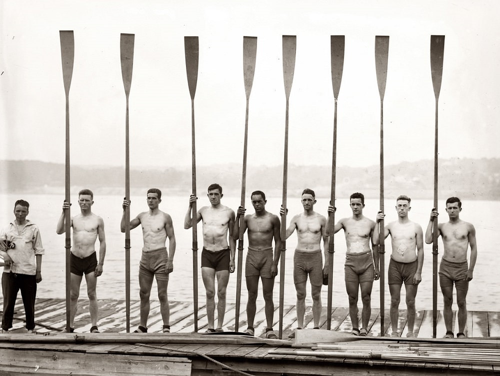 #21 Syracuse second varsity crew squad, June 11, 1914.