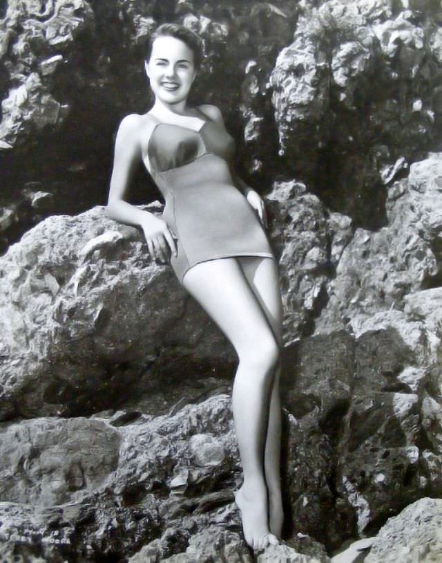 Beautiful Photos Of Terry Moore From 1940s and 1950s Celebrities
