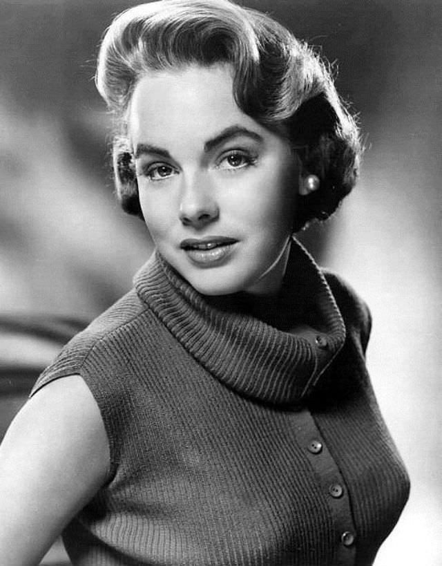Beautiful Photos Of Terry Moore From 1940s and 1950s Celebrities