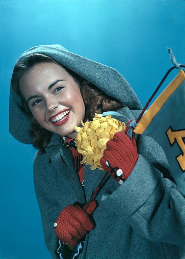 Beautiful Photos Of Terry Moore From 1940s and 1950s Celebrities