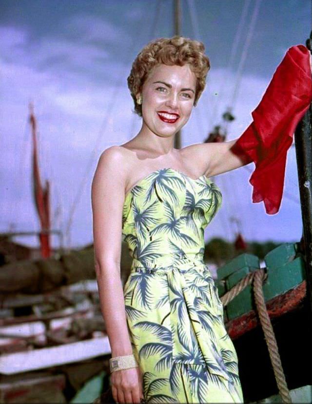 Beautiful Photos Of Terry Moore From 1940s and 1950s Celebrities