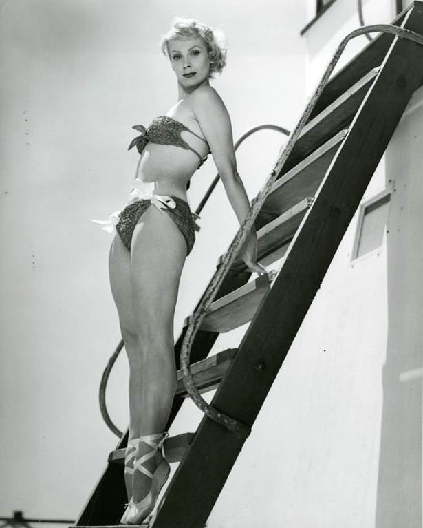 Maila Nurmi before she was Vampira around 1950