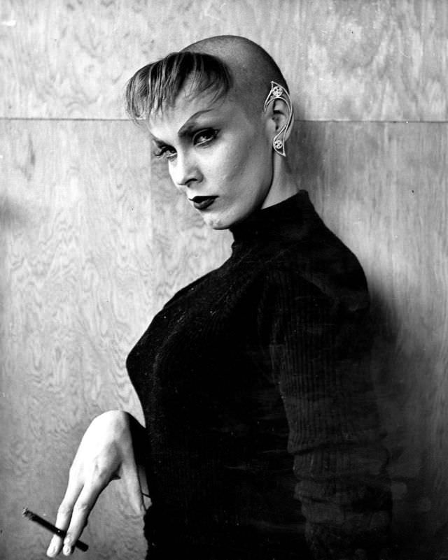 Vampira the Horror Queen: Story and Fabulous Photos Of Maila Nurmi From Her Life Celebrities
