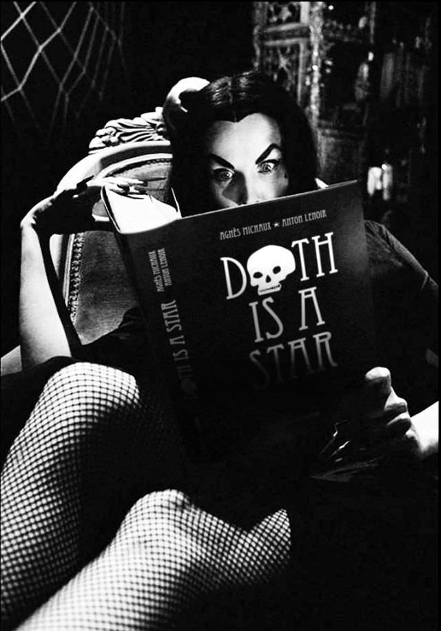 Vampira the Horror Queen: Story and Fabulous Photos Of Maila Nurmi From Her Life Celebrities