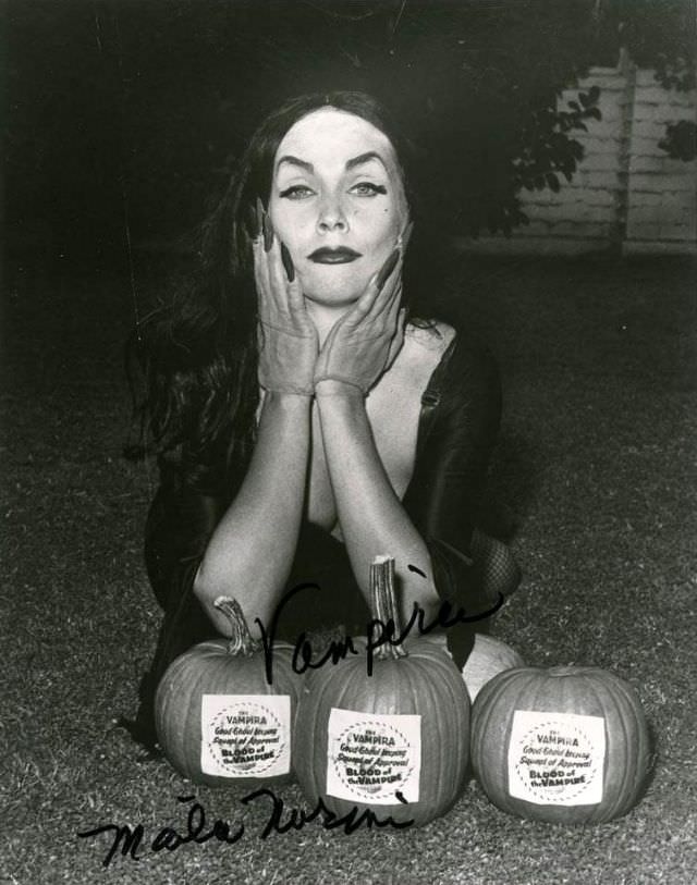 Vampira the Horror Queen: Story and Fabulous Photos Of Maila Nurmi From Her Life Celebrities