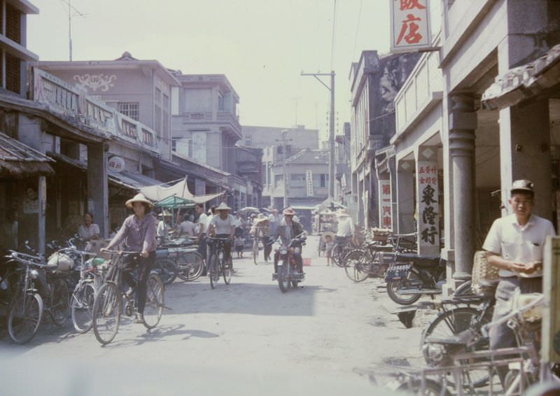 #40 Country town, Taiwan, 1970s