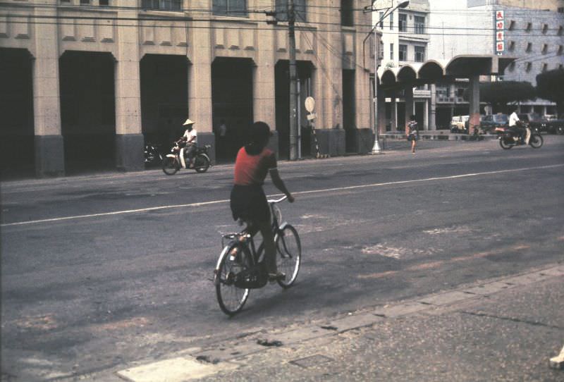 #17 Tainan street scenes, Taiwan, 1970s