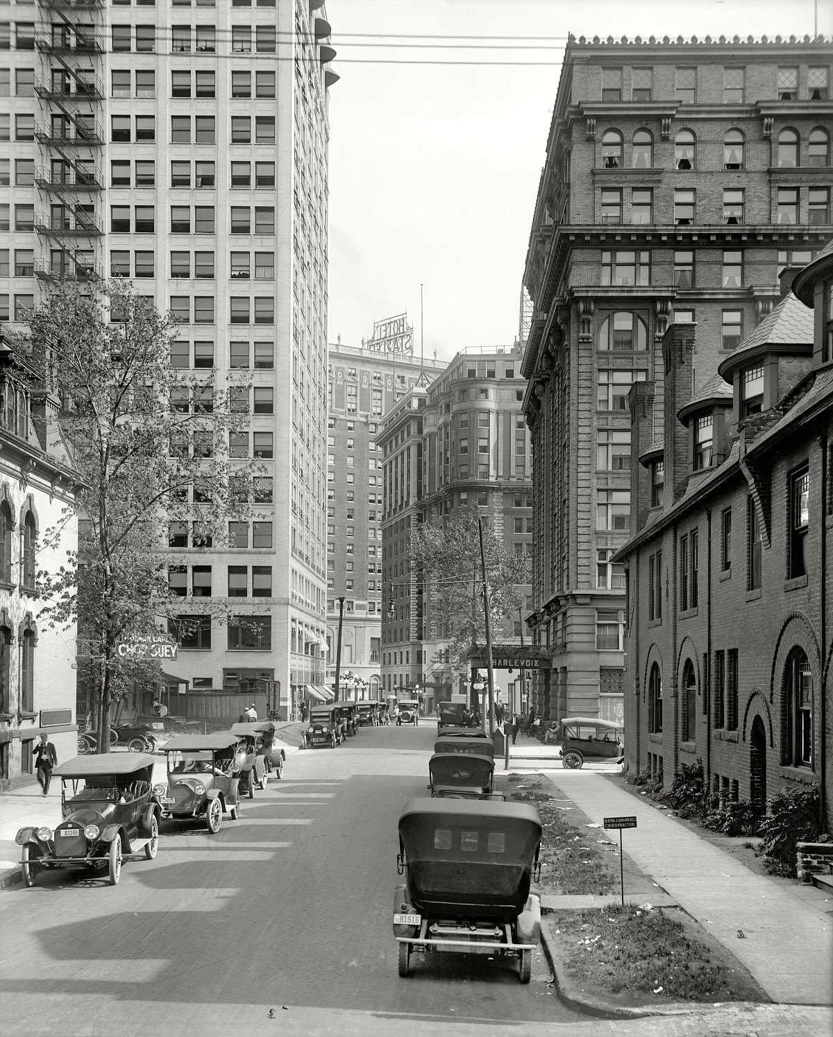 #51 Hotel Charlevoix, Park Boulevard canyon, Detroit, 1916.