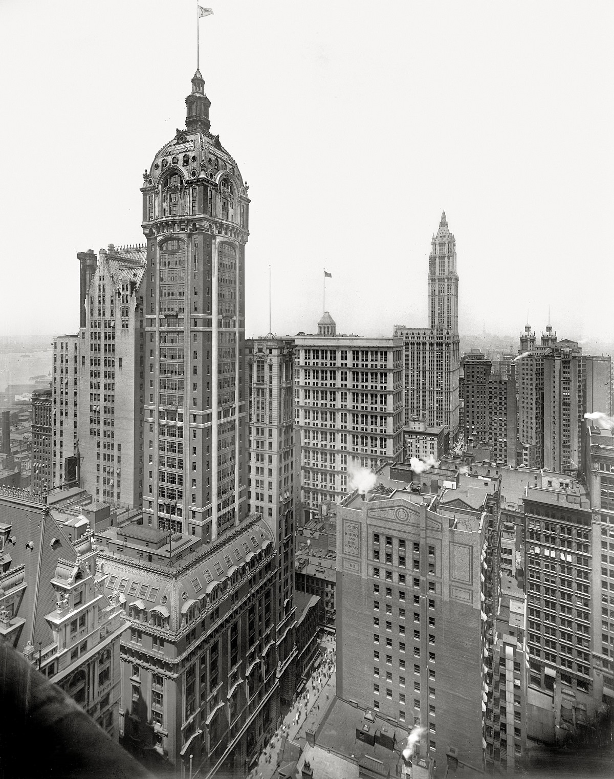 #6 The Singer Building, New York circa 1913.