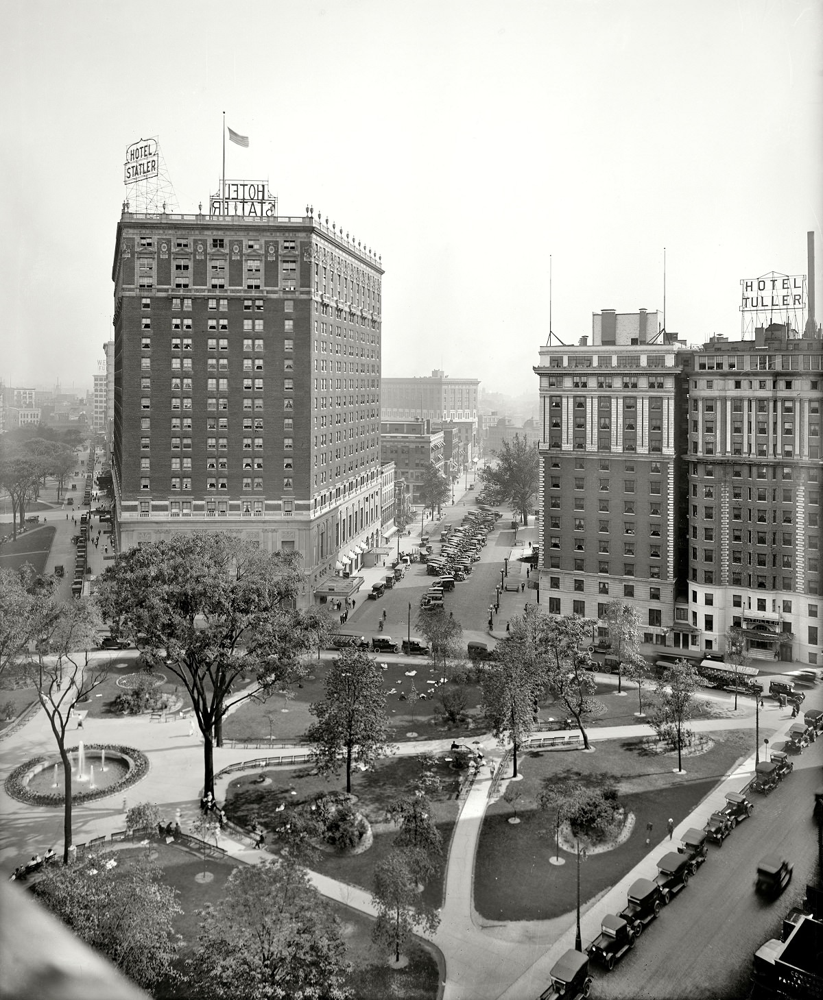 #67 Hotel Tuler and Hotel Statler in Detroit, Michigan, circa 1920.