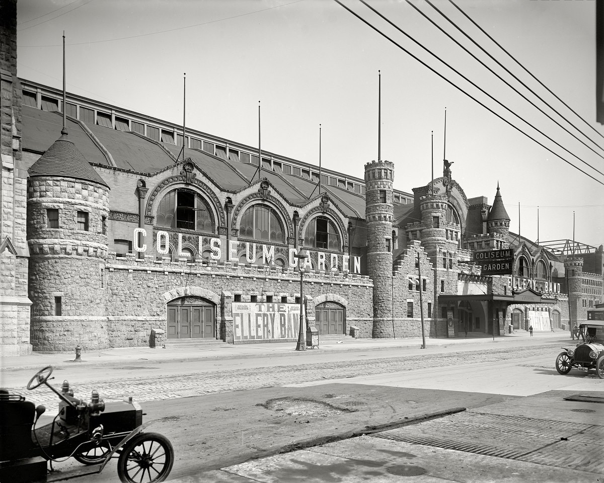 #52 The Coliseum, 15th & Wabash Avenue, Chicago circa 1907.