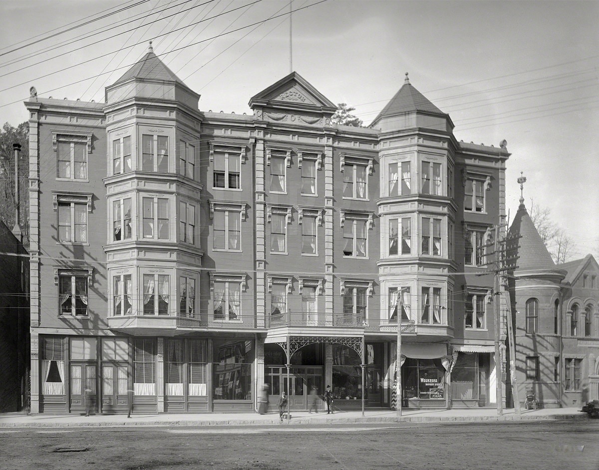 #41 Waukesha Hotel and Rector Bath House — Hot Springs, Arkansas, 1905.