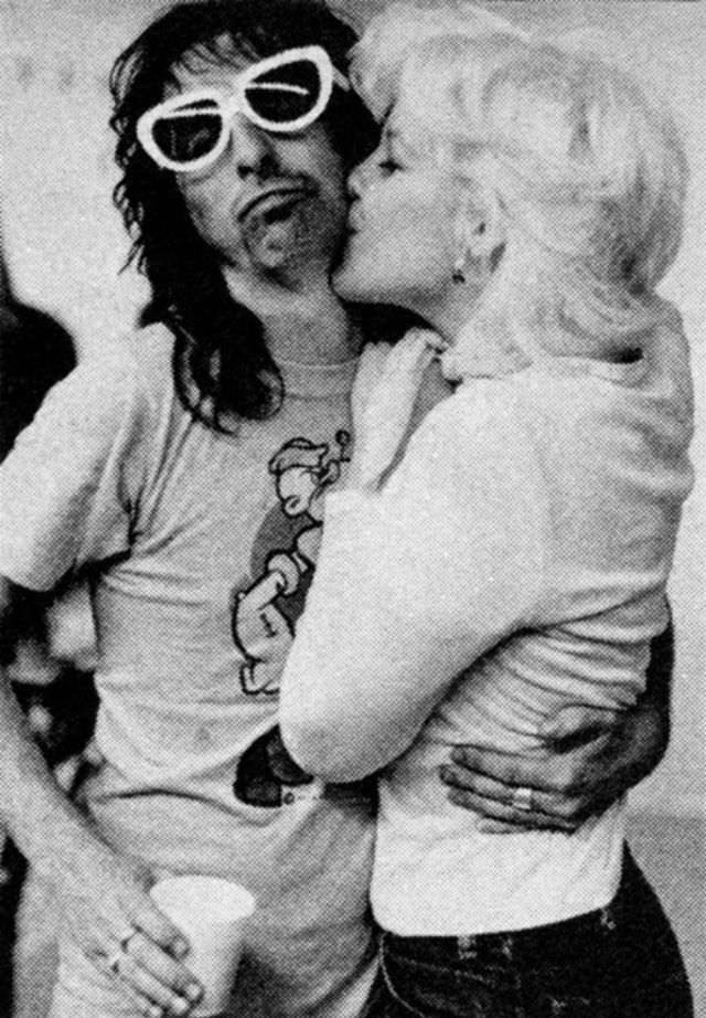 #19 Cyrinda Foxe with Alice Cooper