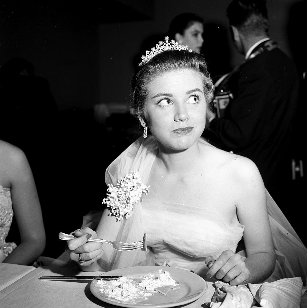 #2 Dolores Hart enjoying her lunch, 1957