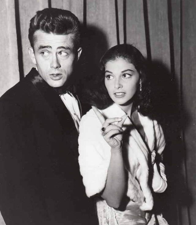 James Dean with his girlfriend Pier Angeli attend the premiere of the re-release of ‘Gone With The Wind’ in Los Angeles, 1954