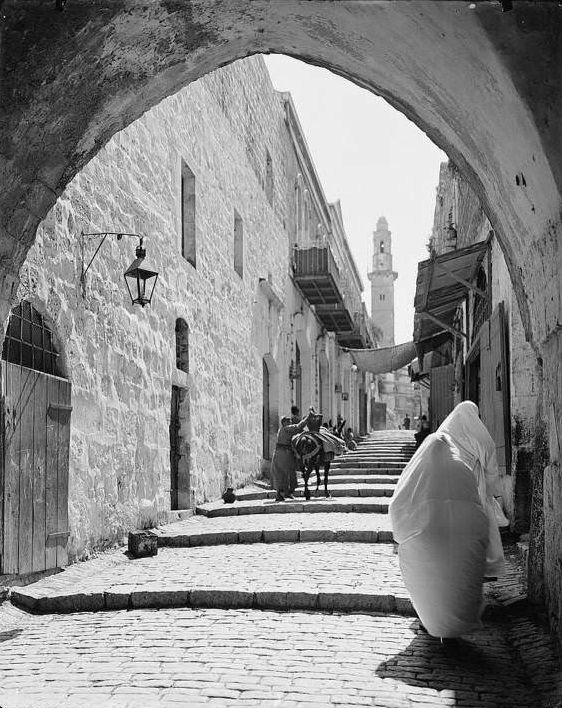 #30 The street of arches, Circa 1898-1914