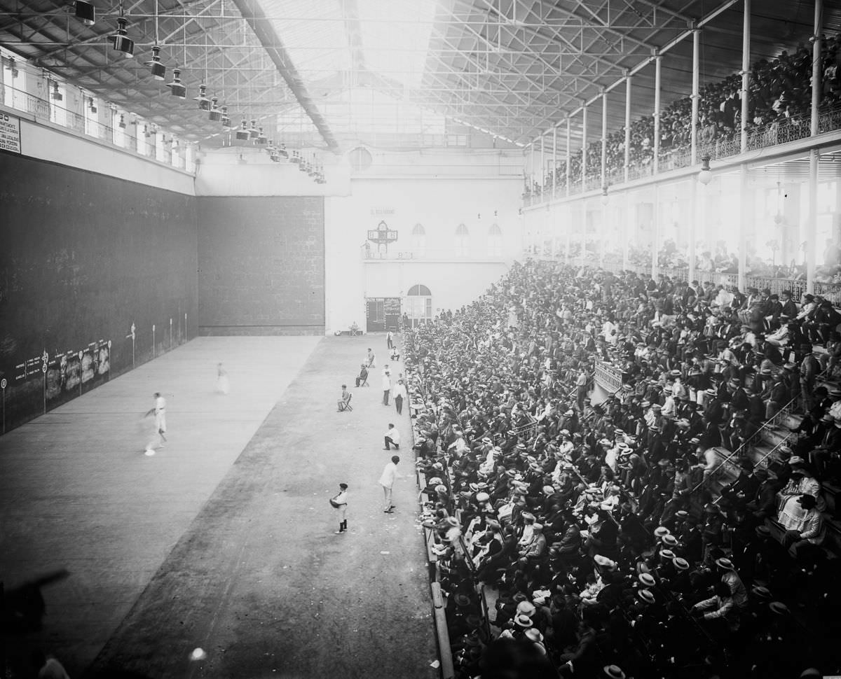 #39 Inside a jai alai hall, Havana, 1904