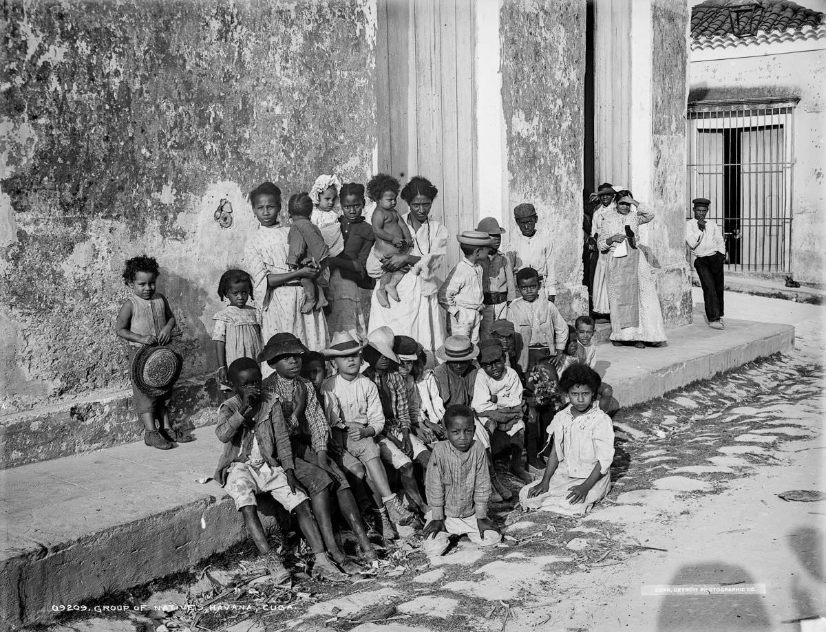 #23 Group of Natives, Havana, 1900