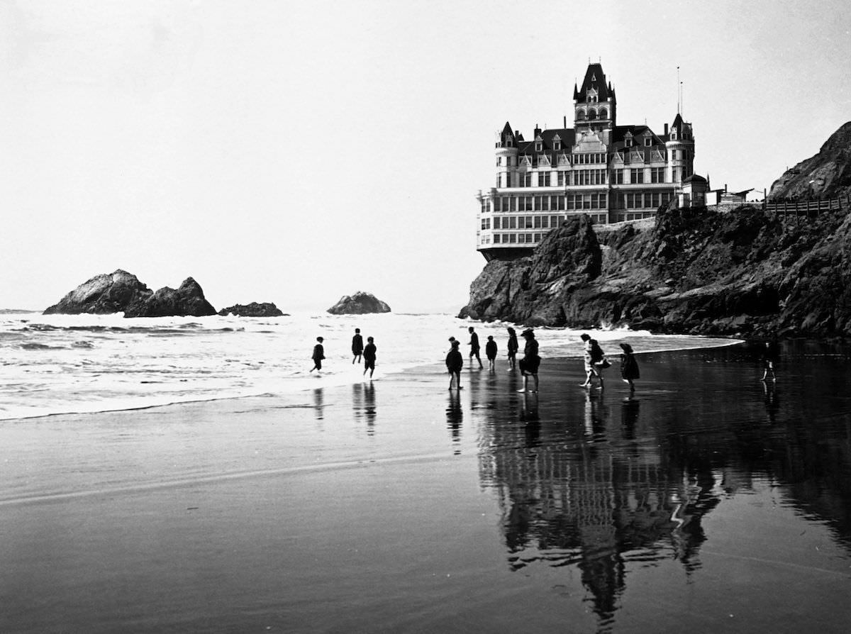 #11 Beach walkers near Cliff House, 1902