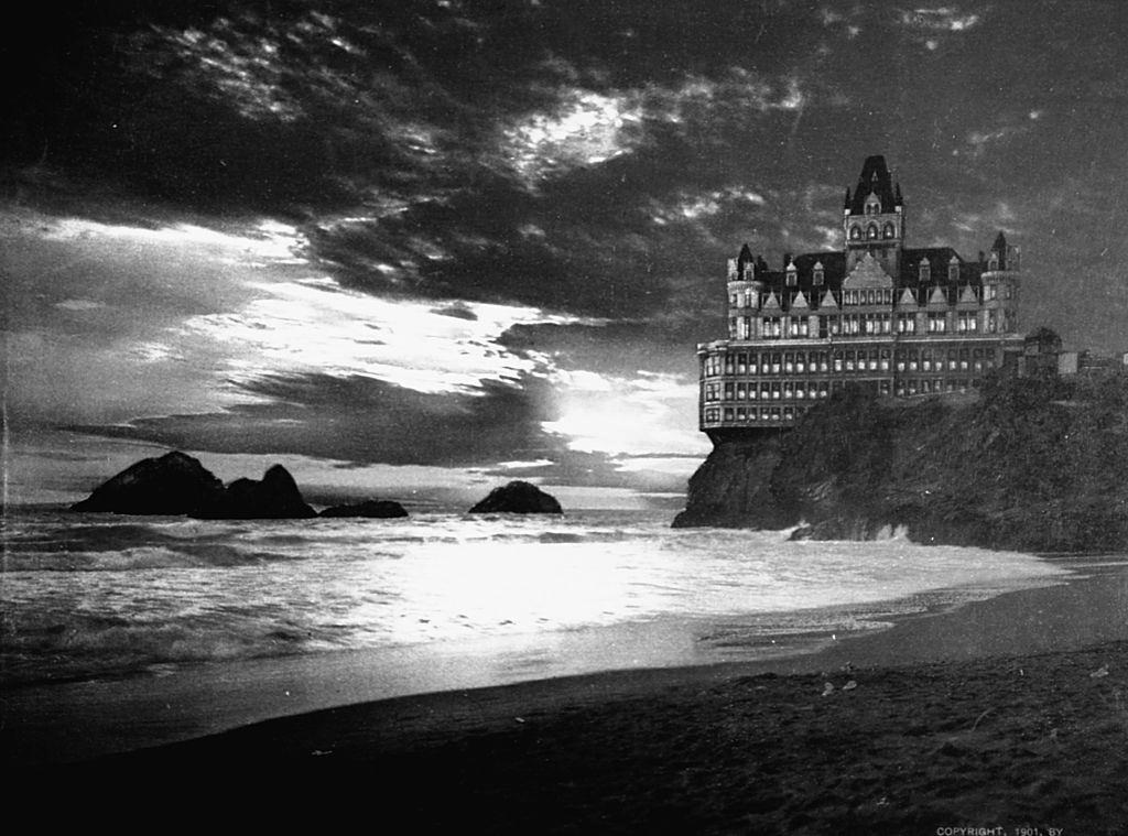 #9 The Cliff House, San Francisco, 1901