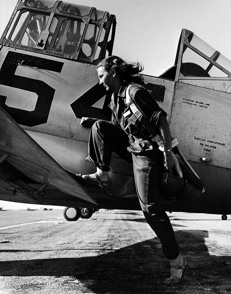 Female pilot of the US Women’s Air Force Service