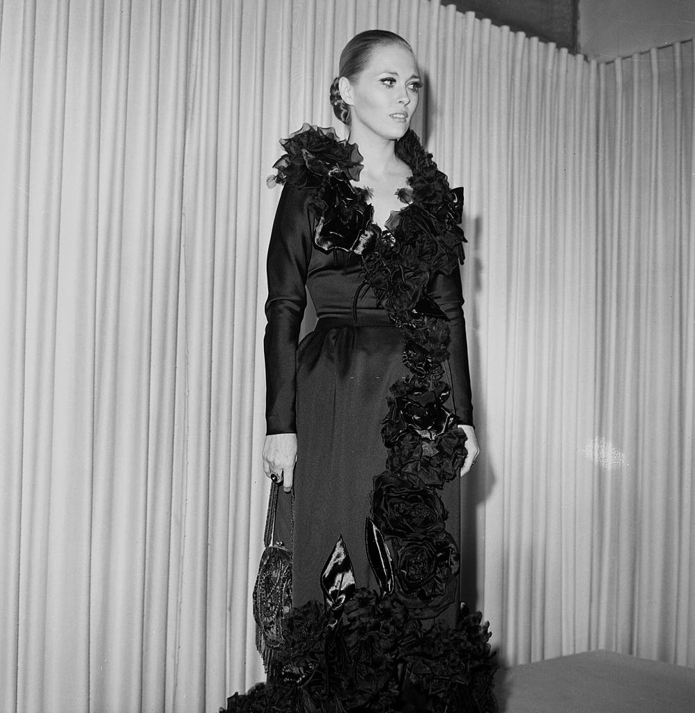 #24 Faye Dunaway arrives to a party in Los Angeles, 1966