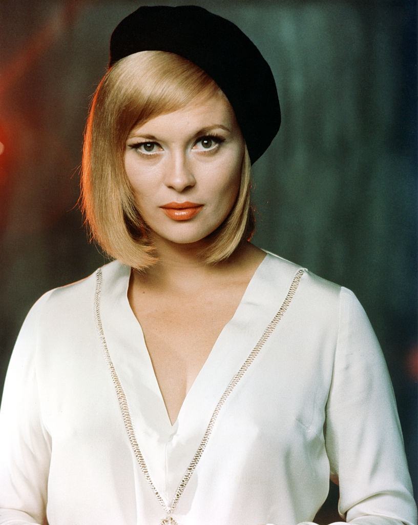 #2 Faye Dunaway on the set of ‘Bonnie and Clyde’, 1967
