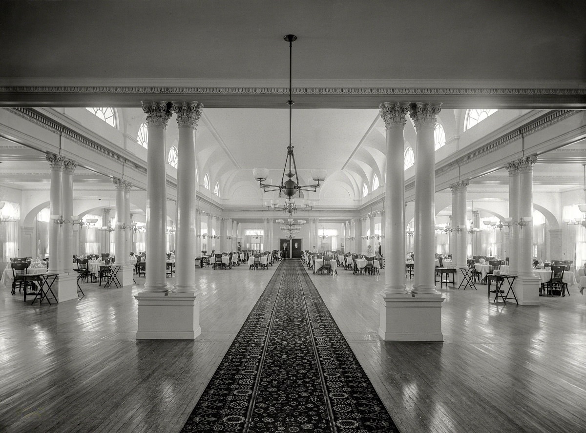 #53 Dining room, Hotel Royal Poinciana, Plam Beach, Florida, 1894