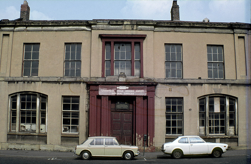#27 The opulent Oxford Pub was demolished and later became a car park