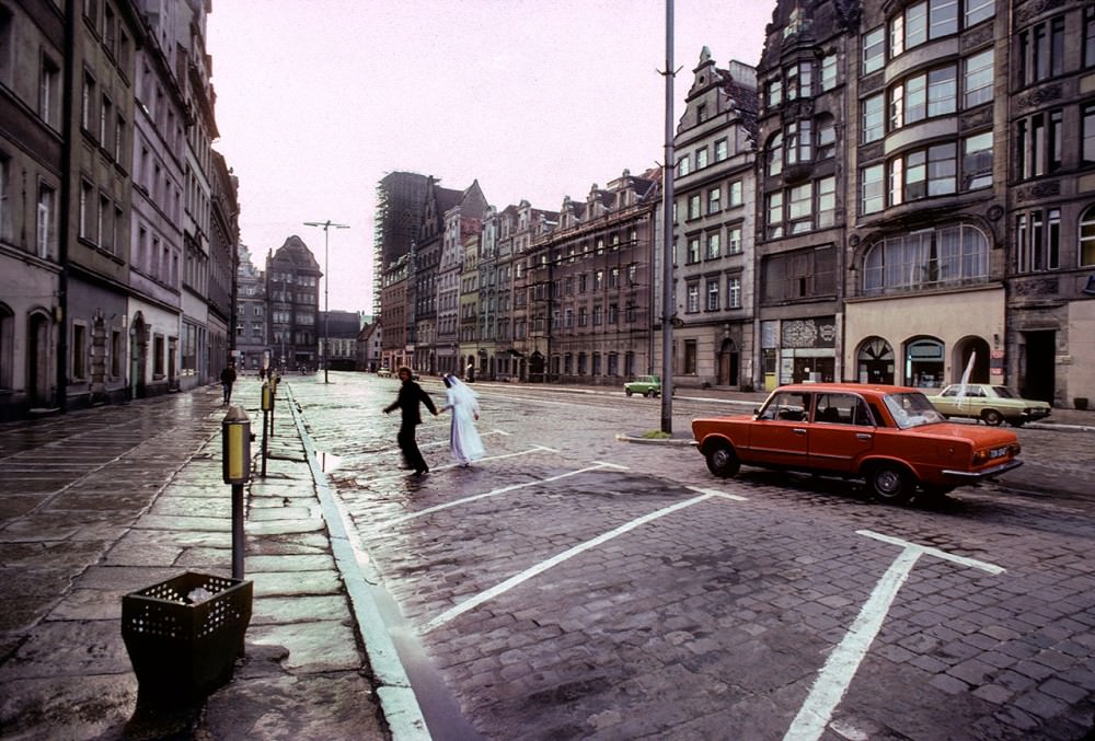 #5 Wedding couple in the Main Square, Wroclaw, 1982.