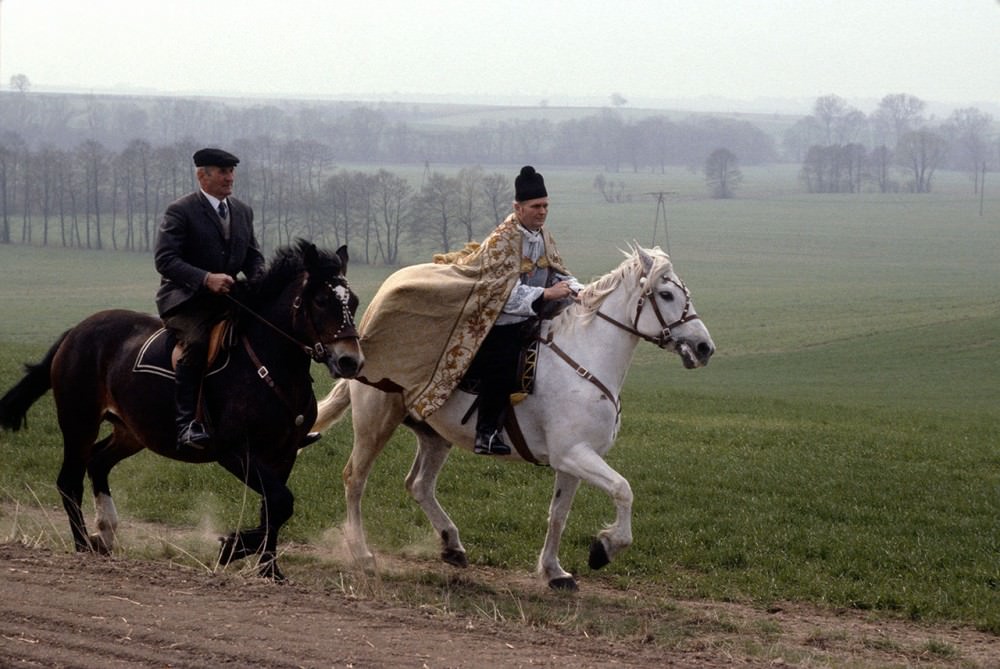 #26 Horseback pilgrimage during Easter at Pietrowice Śląskie, 1984.