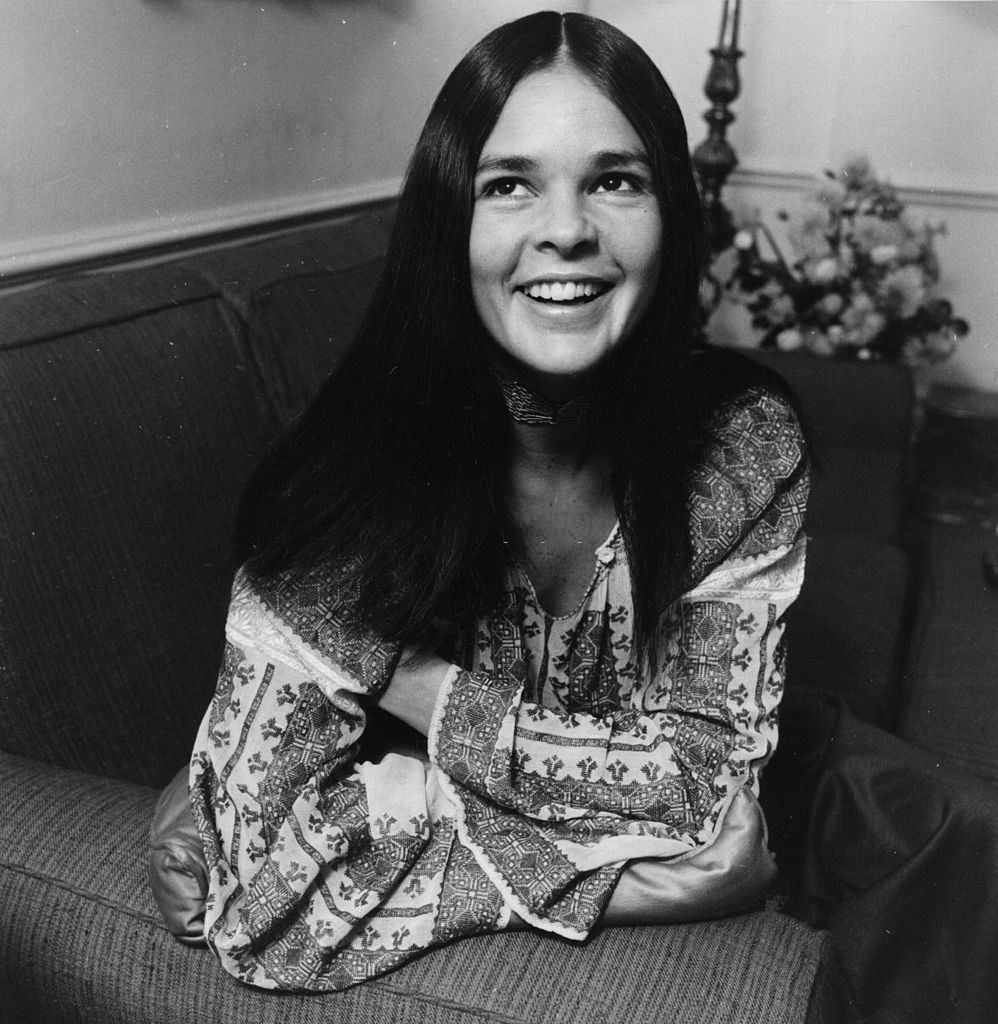 #8 Ali MacGraw smiling, January 1960