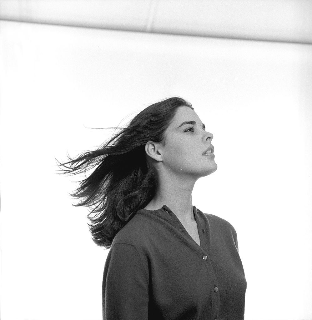 #9 Young Ali Macgraw in New York City, 1960