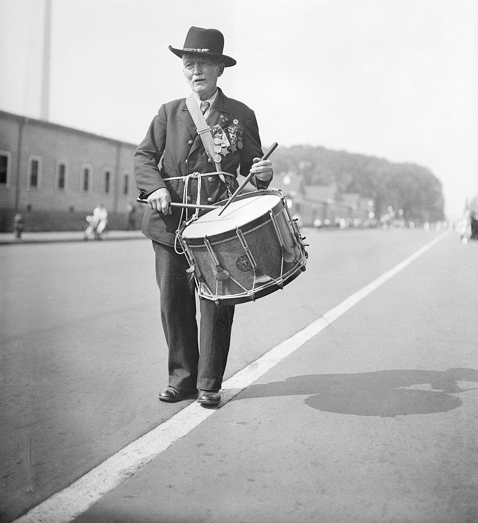 Captain R.D. Parker, age 90, who played a drum at Lincoln’s inauguration, 1936.