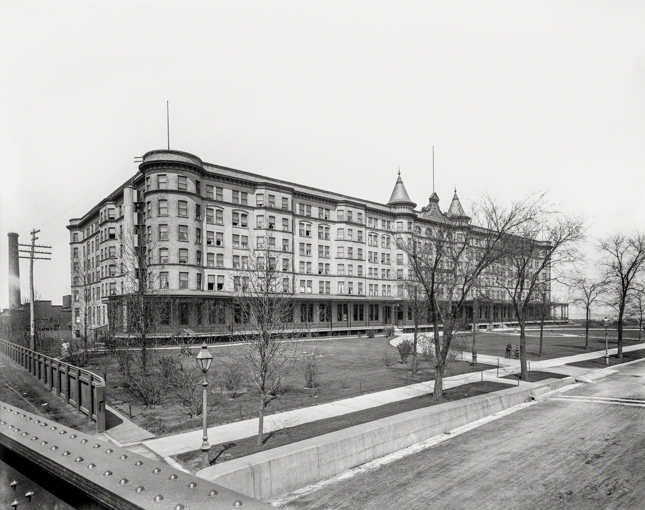#24 Chicago Beach Hotel, Hyde Park Boulevard, 1900