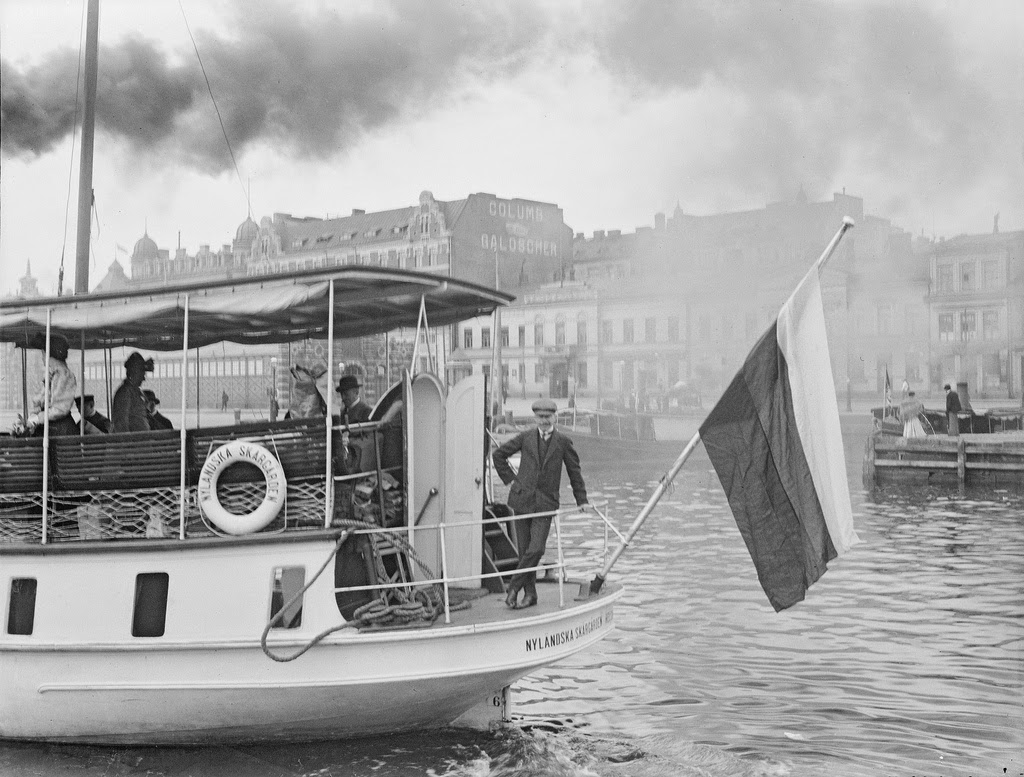 #9 The steam ship “Nyländska Skärgården” outside the South harbor in Helsinki