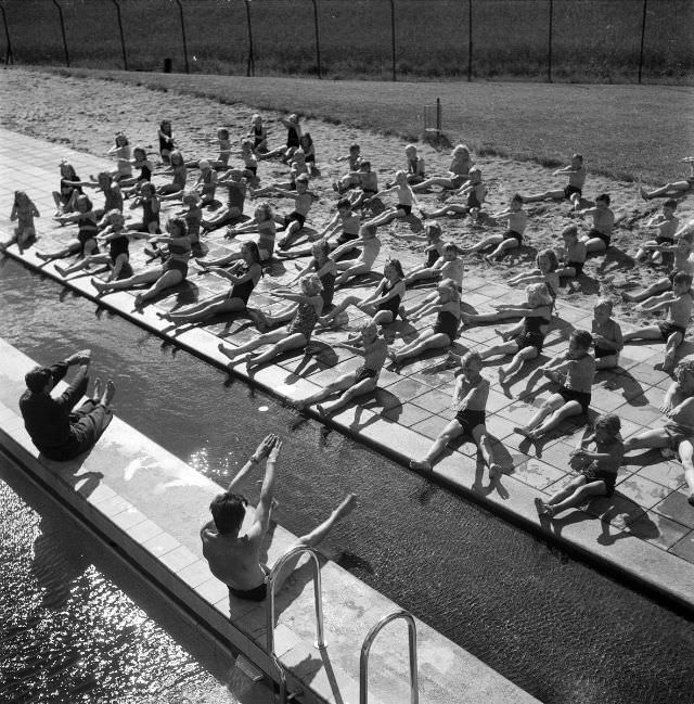 #21 Swimming lessons at the public pool Älvsjöbadet.