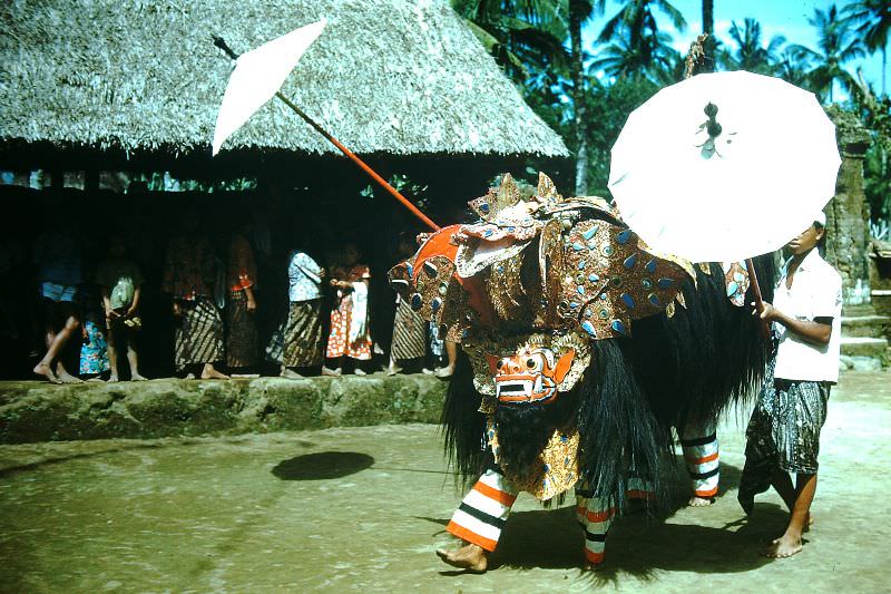 #47 Barong-Si dance, Bali, 1952