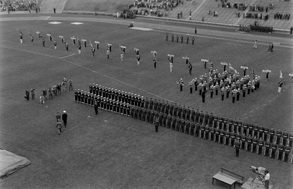 #43 Aerial view of the crowd during the British Empire and Commonwealth Games, Vancouver, 1954.