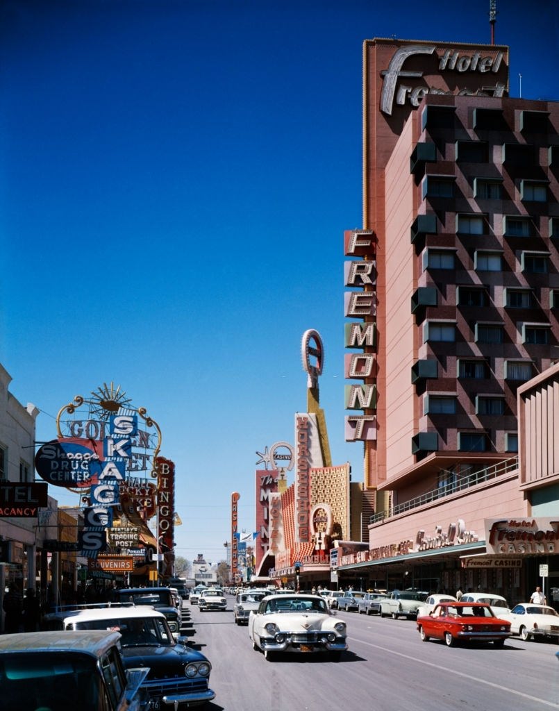 #66 The Montmartre Motel in Las Vegas, 1960.