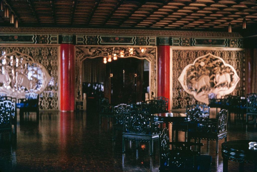 #32 The Golden Dragon restaurant in the Grand Hotel, Taipei, Taiwan, circa 1965.