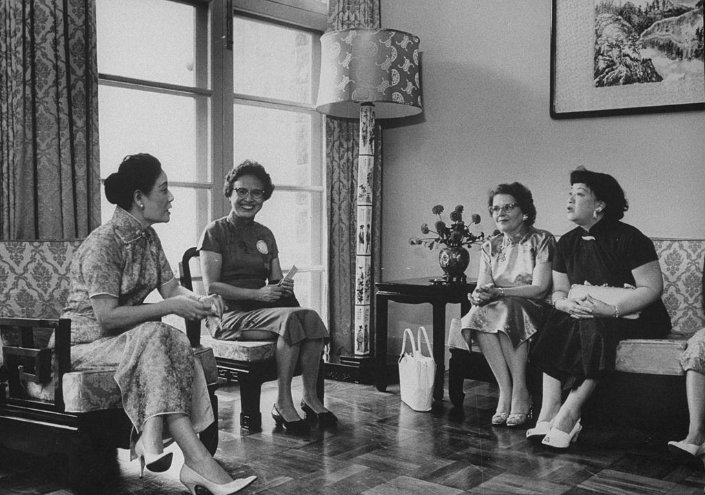 #23 Madame Chiang Kai-Shek meeting delegates of Yang Ming Shang forum.