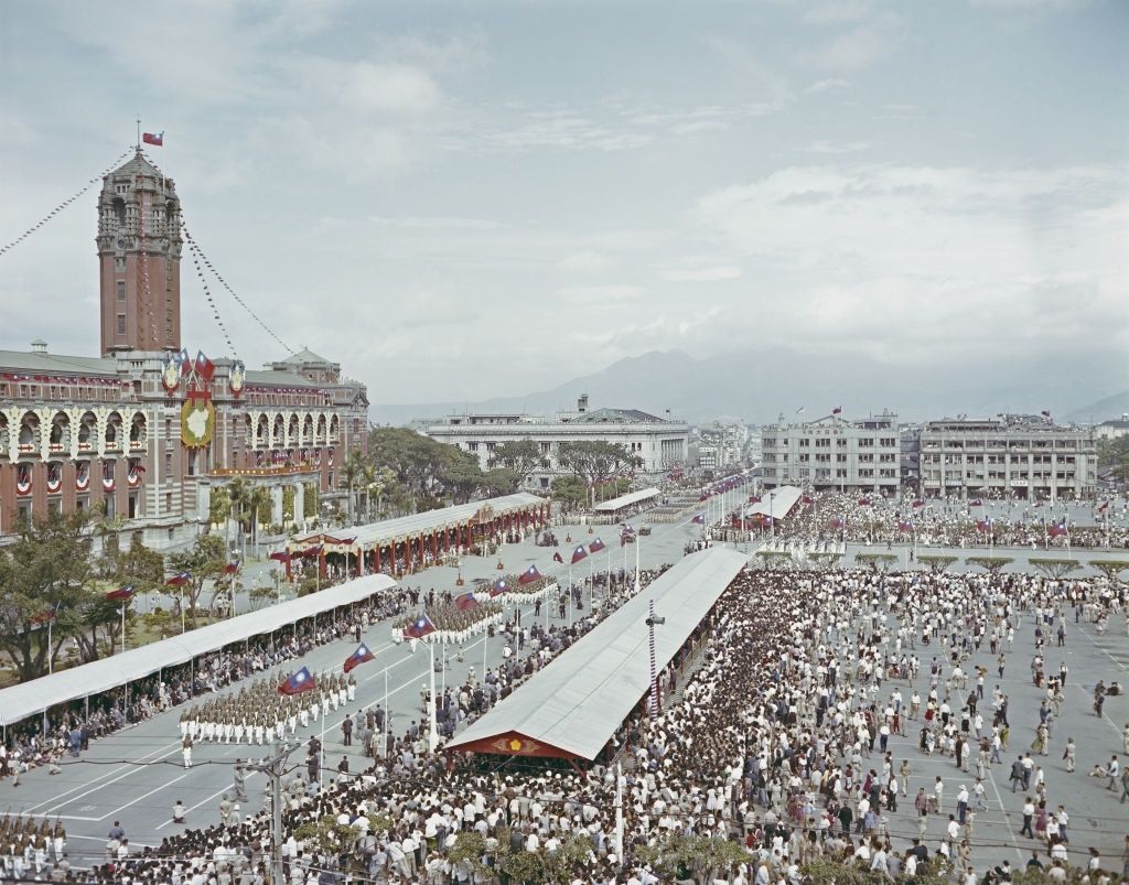 #14 Military personnel of the Republic of China Air Force on parade in Taiwan, circa 1960.