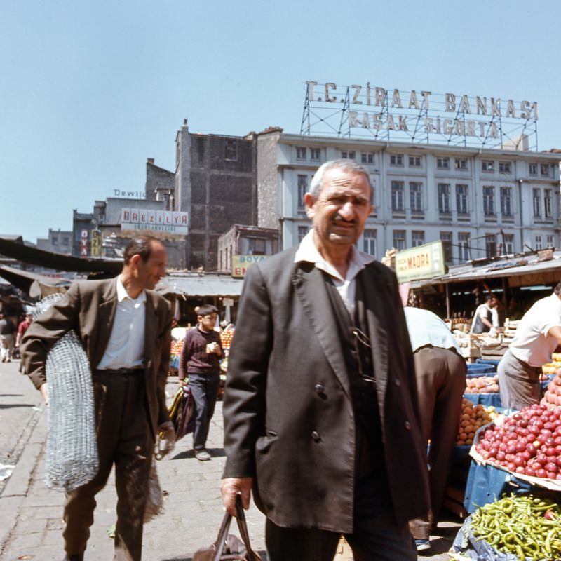 #38 Shoppers at Eminönü, Istanbul, 1970s