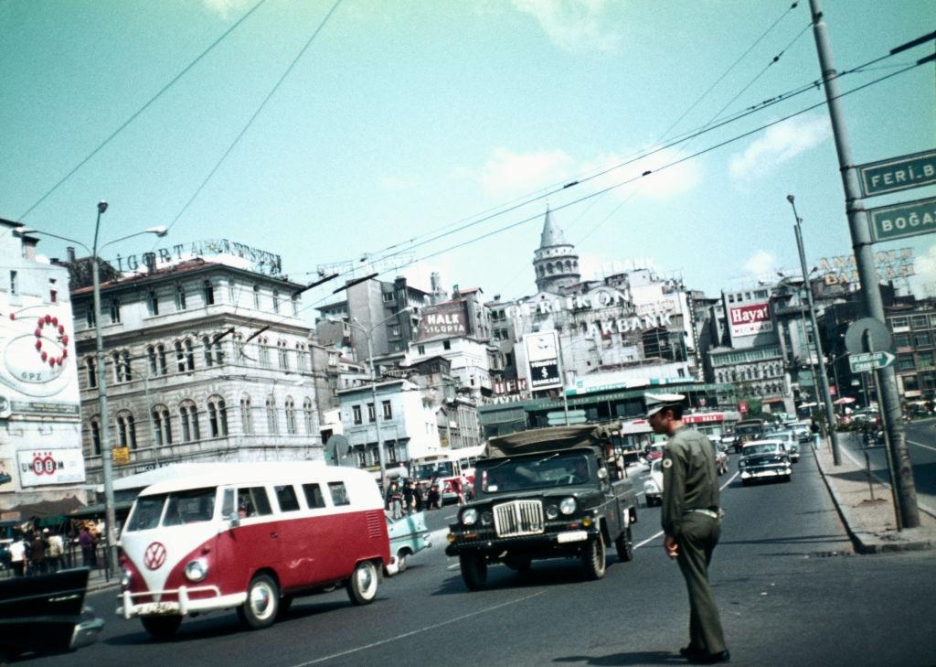 #10 Street scene along the route to Dolmabahce Ferry, August 1970.