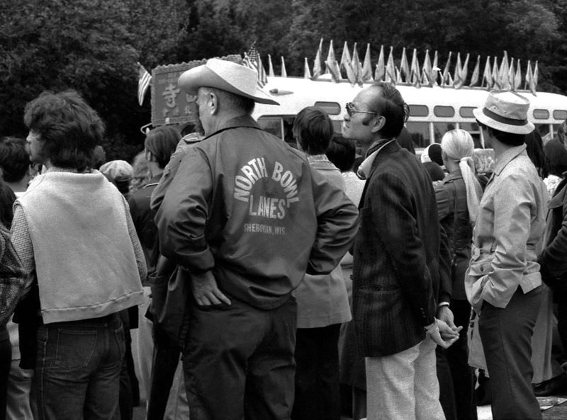 #80 Bystanders at the Bicentennial parade, Golden Gate Park, San Francisco, July 1976