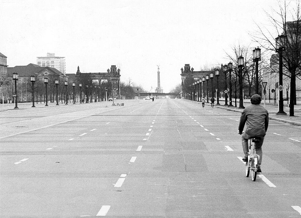 #32 Empty Roads of Berlin during oil crisis.