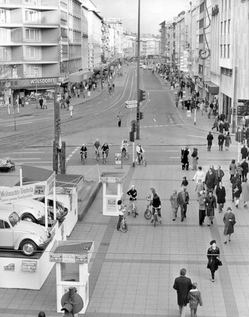 #41 Cyclists and pedestrians populate Schadow-Straße in Düsseldorf on the first “Sunday without a car”.